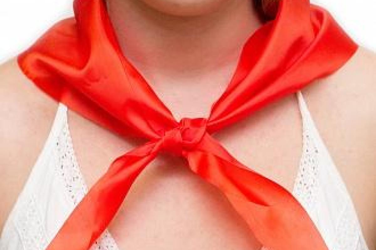 Нардеп Арьев "декоммунизировал" людей в пионерских галстуках на "Дискотеке 80-х" Нардеп Арьев "декоммунизировал" людей в пионерских галстуках на "Дискотеке 80-х"