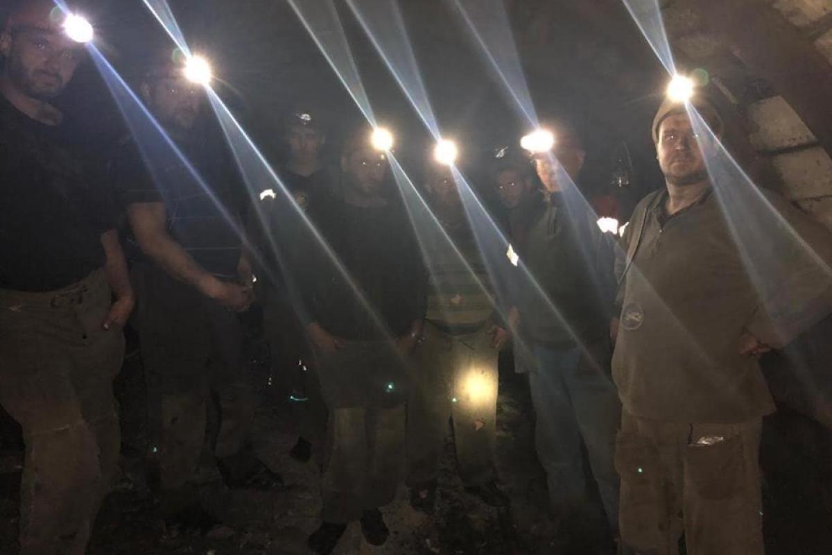 11 дней подземного протеста шахтеров в Лисичанске: Самочувствие горняков ухудшается 11 дней подземного протеста шахтеров в Лисичанске: Самочувствие горняков ухудшается