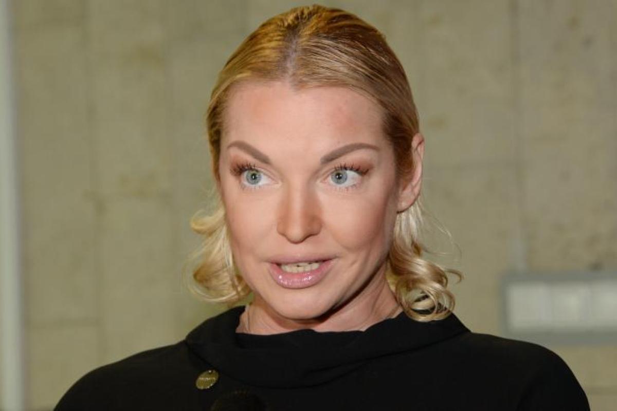 Волочкова призналась в любви известному певцу Волочкова призналась в любви известному певцу