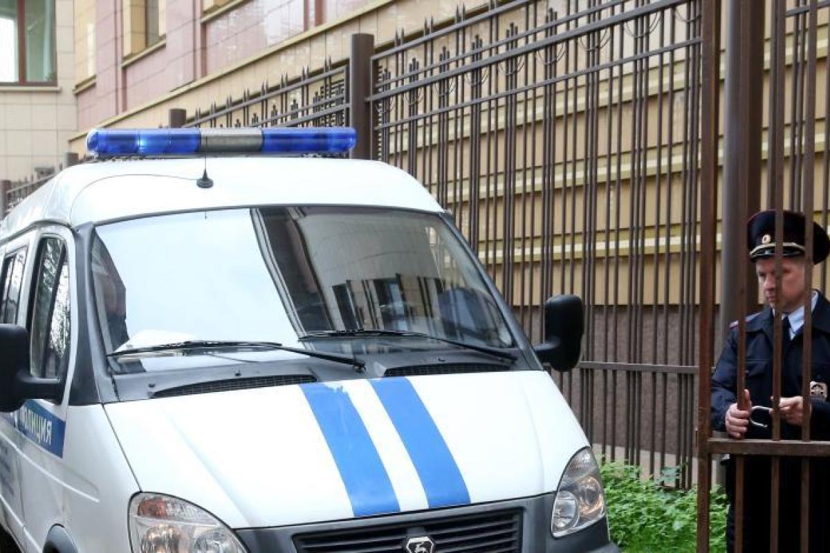 Под Питером мужчину и 12-летнюю девочку задержали за каннибализм