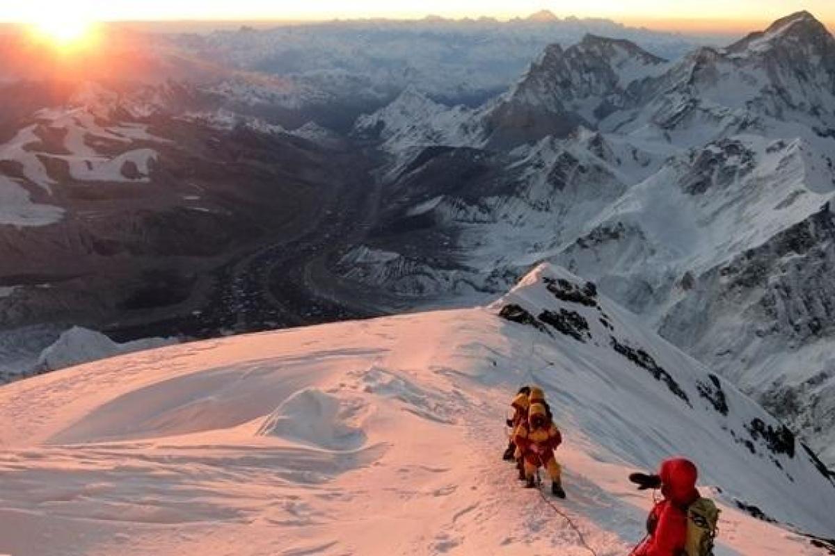В горах Непала погибла группа альпинистов вместе с проводниками: подробности