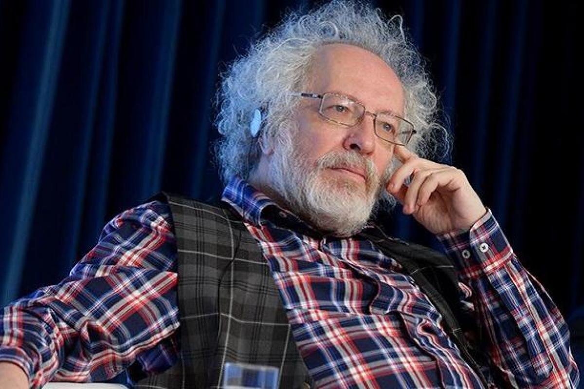 Российского журналиста Венедиктова срочно прооперировали