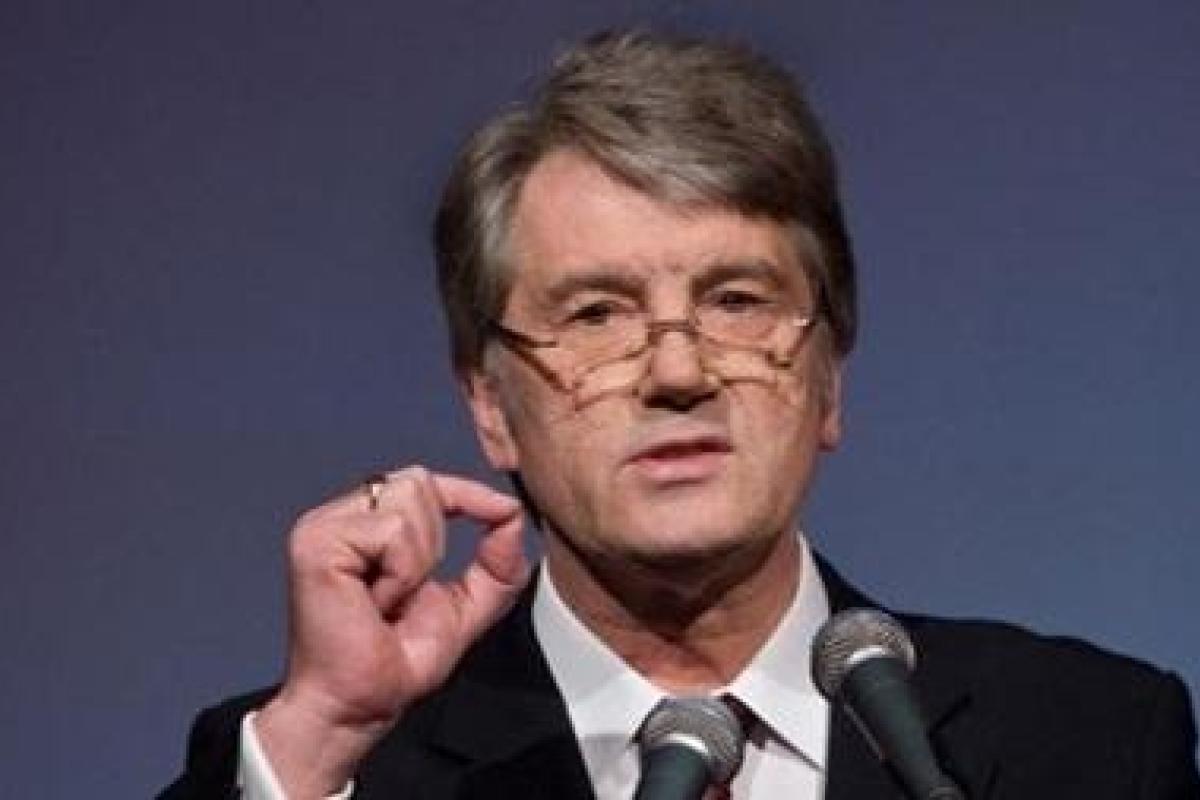 Политолог прокомментировал идею назначить Ющенко вместо Кучмы в ТГК для переговоров 