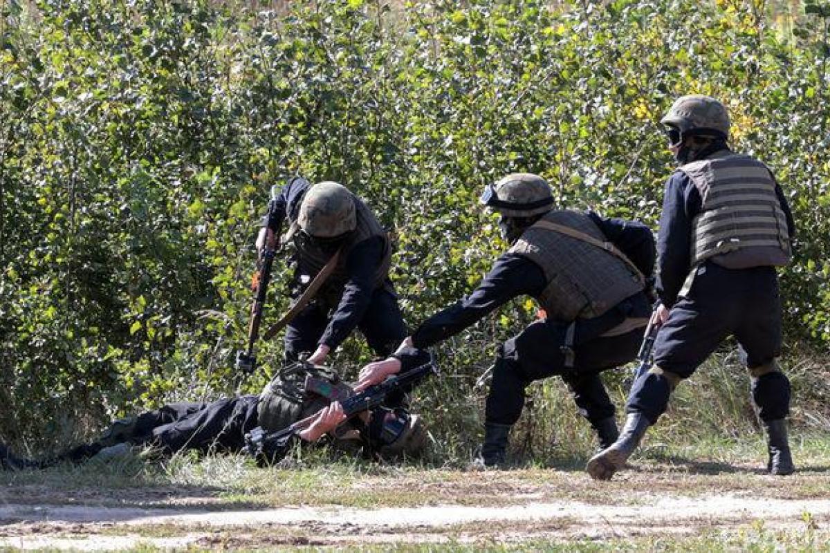 Сутки на Донбассе прошли напряженно: ранены четверо защитников Украины Сутки на Донбассе прошли напряженно: ранены четверо защитников Украины
