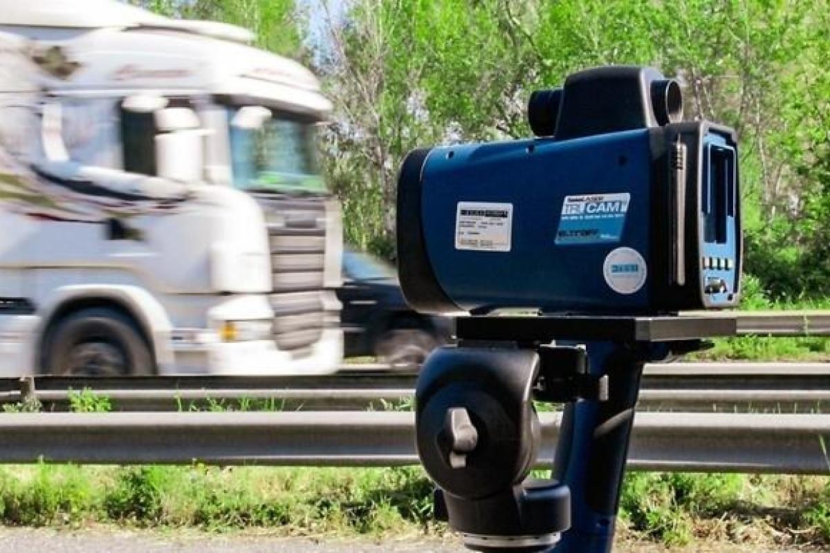 В полиции сообщили, на каких трассах Украины будут использоваться устройства измерения скорости TruCam