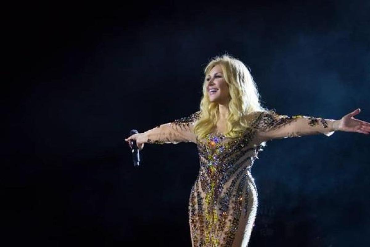 Под действием каких-то препаратов: Повалий приехала в Украину и показала странный танец