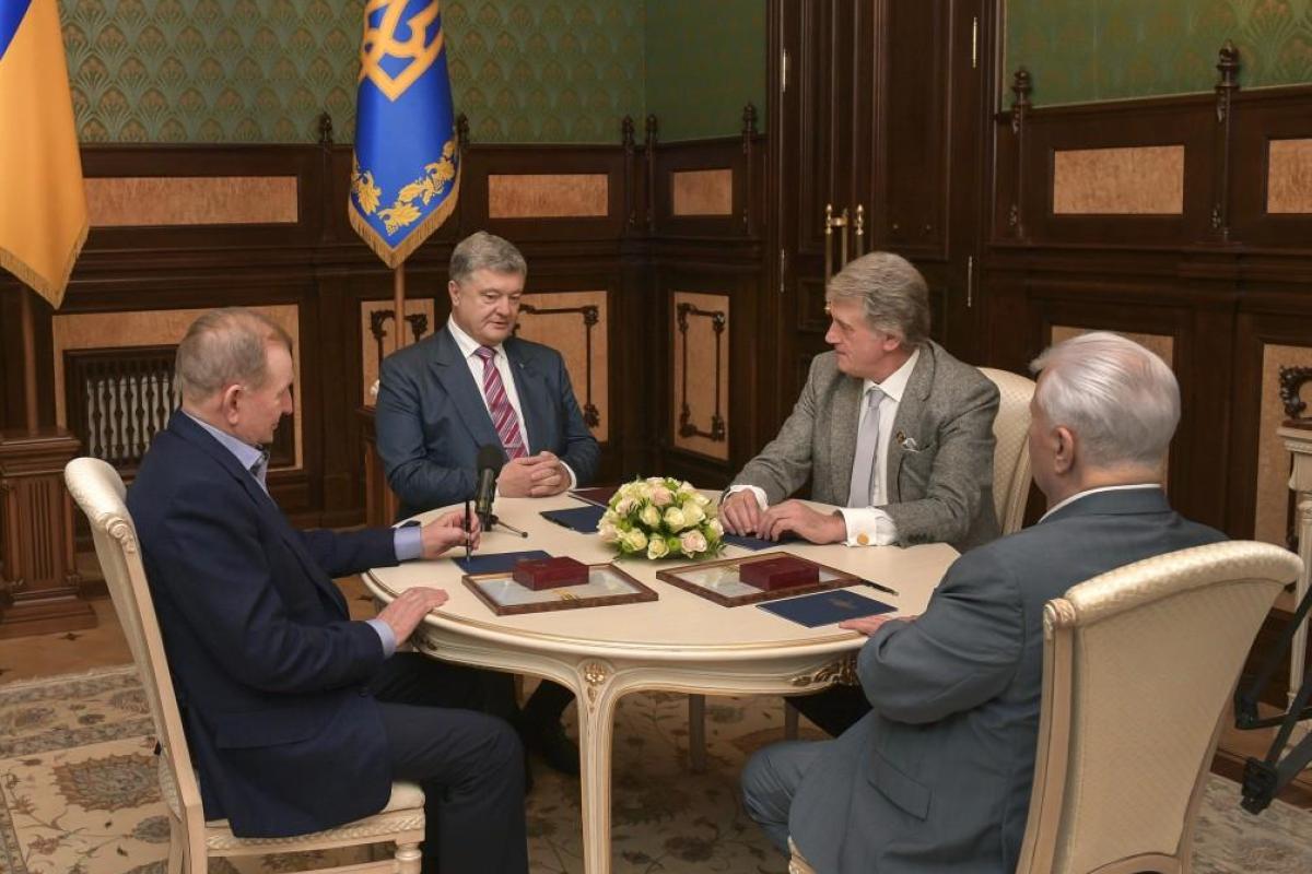 Четыре президента независимой Украины провели переговоры Четыре президента независимой Украины провели переговоры