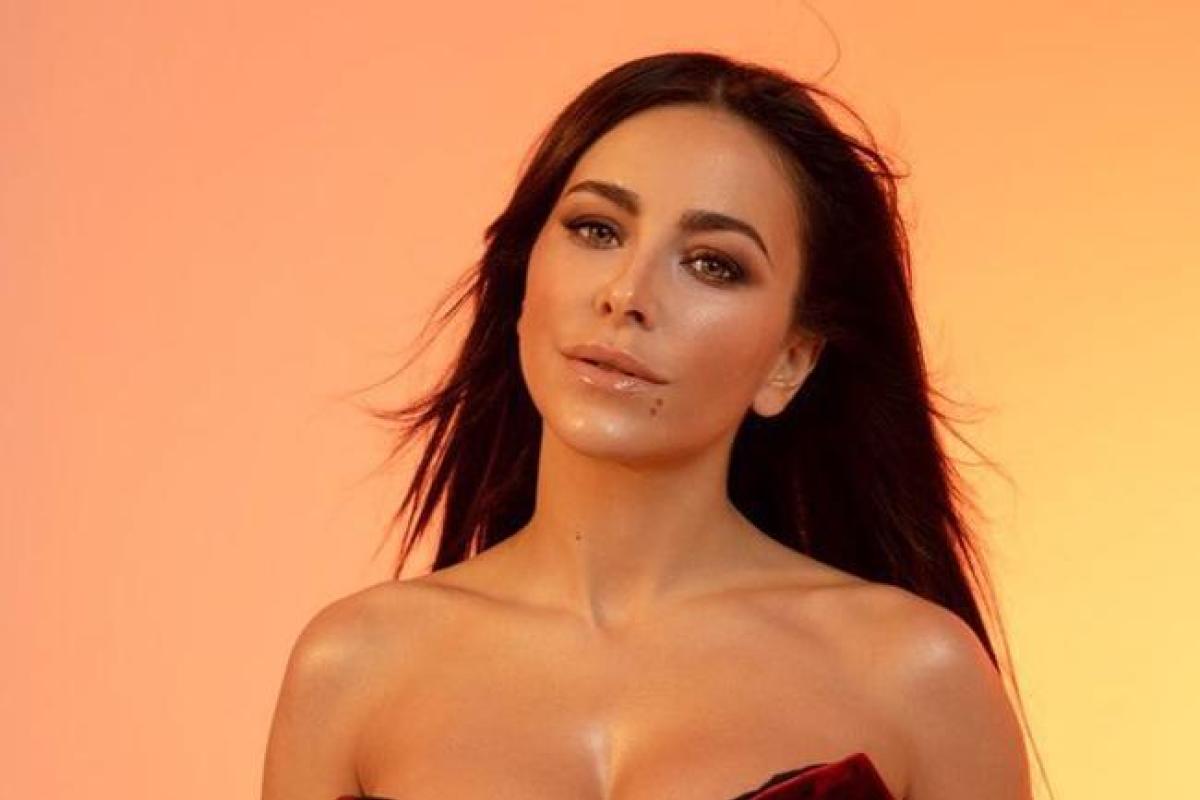 "Я видела сон, в котором она целует тебя": Ани Лорак спела о предательстве мужа "Я видела сон, в котором она целует тебя": Ани Лорак спела о предательстве мужа