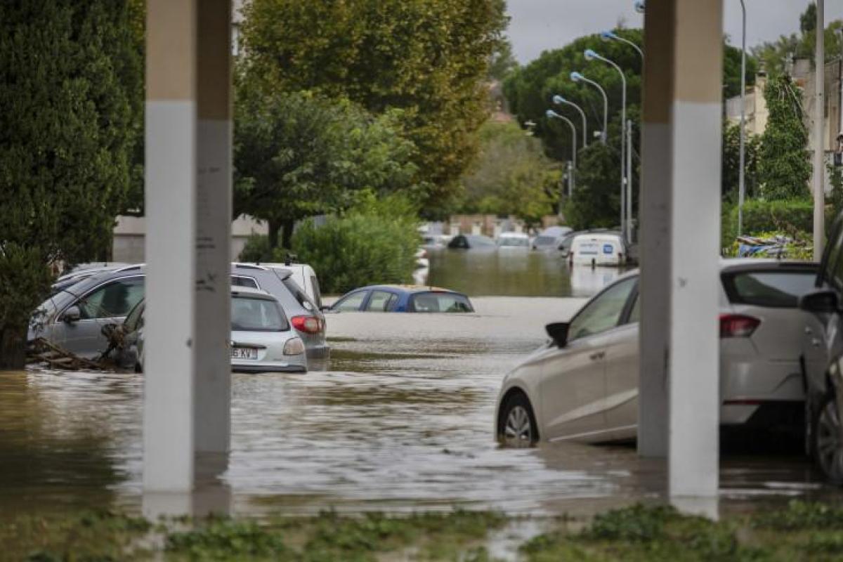 Сильнейшее за последние 130 лет наводнение во Франции забрало жизни более 10 человек