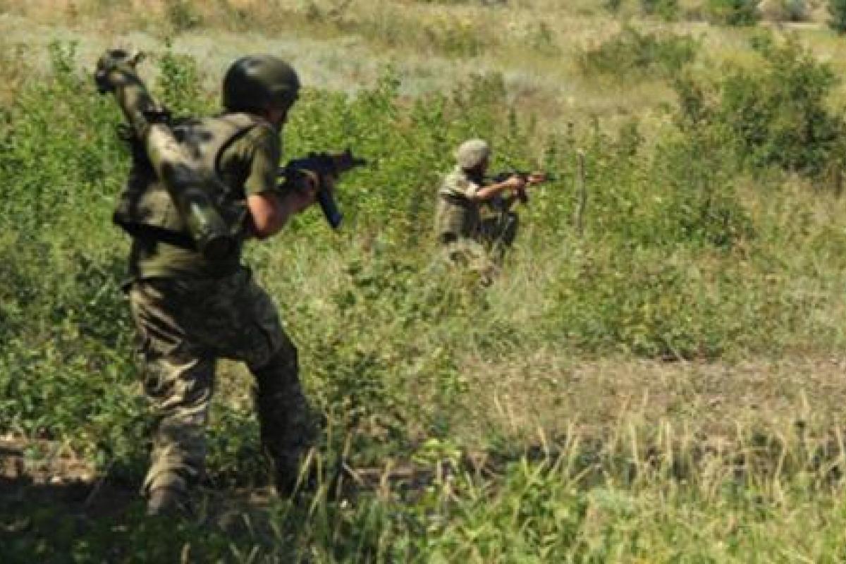 Ситуация на Донбассе обострилась: один военнослужащий погиб, еще двое получили ранения