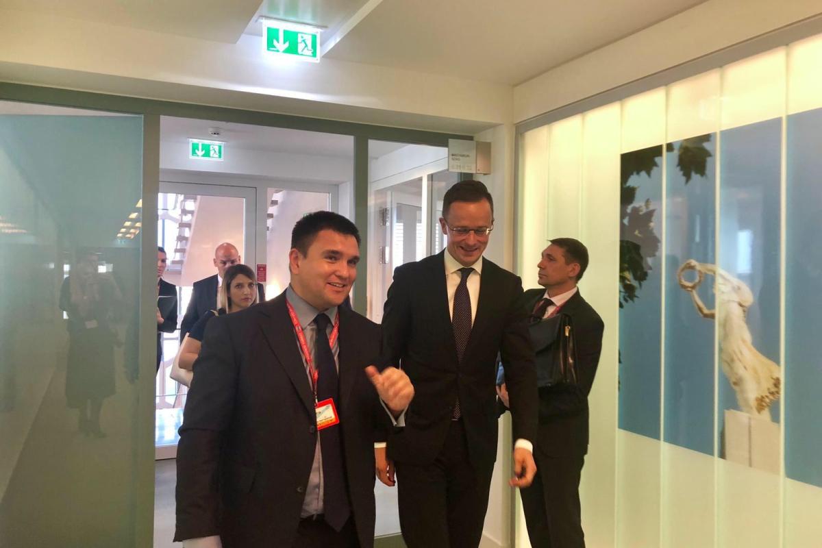 Климкин анонсировал встречу с Сийярто: будут говорить на "любимые" темы Климкин анонсировал встречу с Сийярто: будут говорить на "любимые" темы