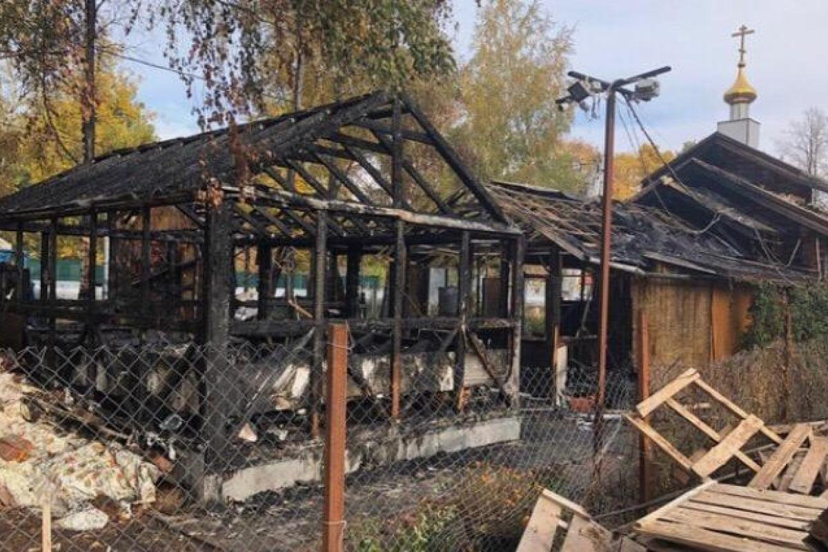 В Москве неизвестный поджег храм и воскресную школу