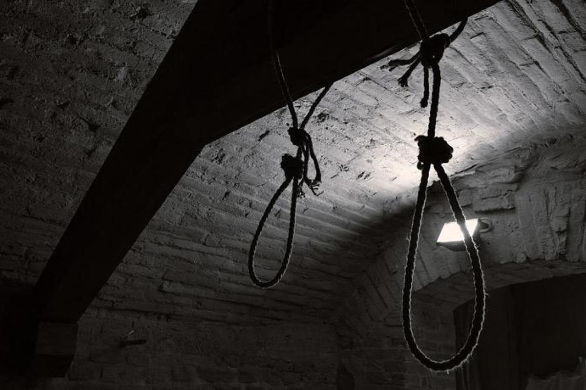 На Виннитчине нашли повешенным солдата-контрактника На Виннитчине нашли повешенным солдата-контрактника
