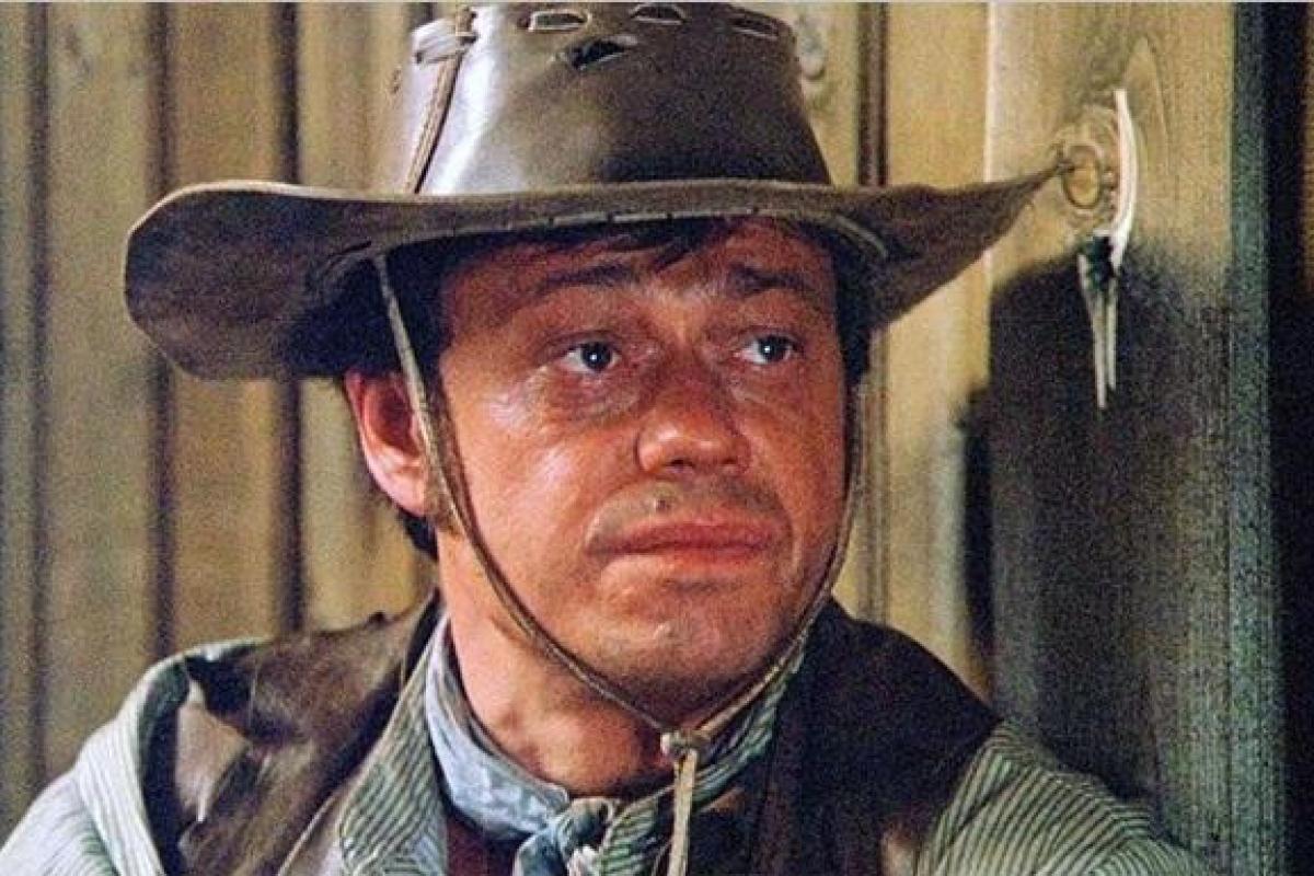 "Ему в такой компании будет хорошо": Вдова Караченцова изменила место похорон артиста