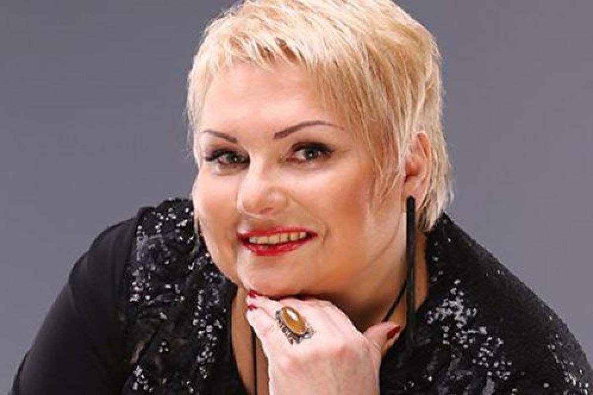 "Любим тебя очень": актриса "Дизель Шоу" опубликовала забавное видео в память о Поплавской