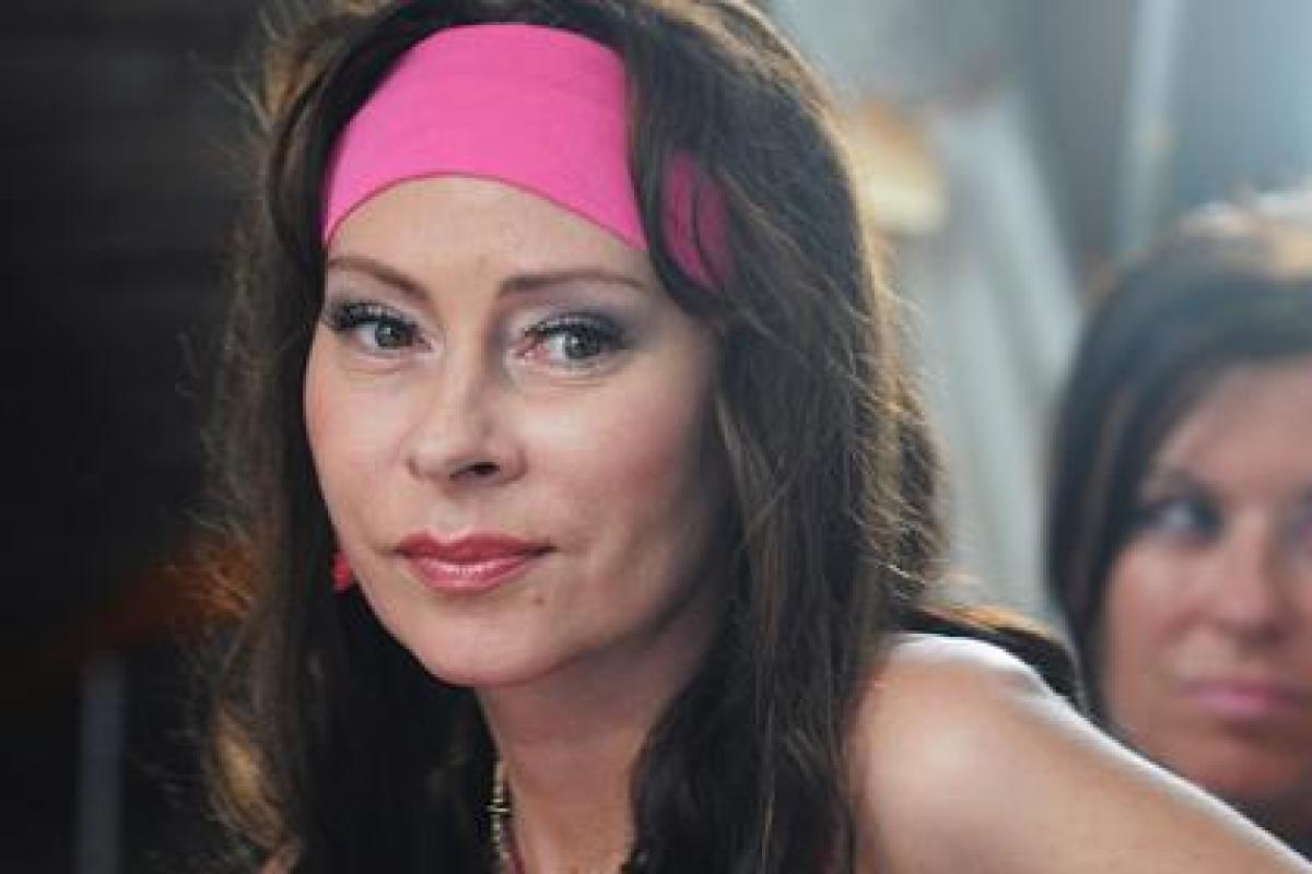 Нашла труп бывшего мужа и попала в больницу: в семье российской певицы произошло горе