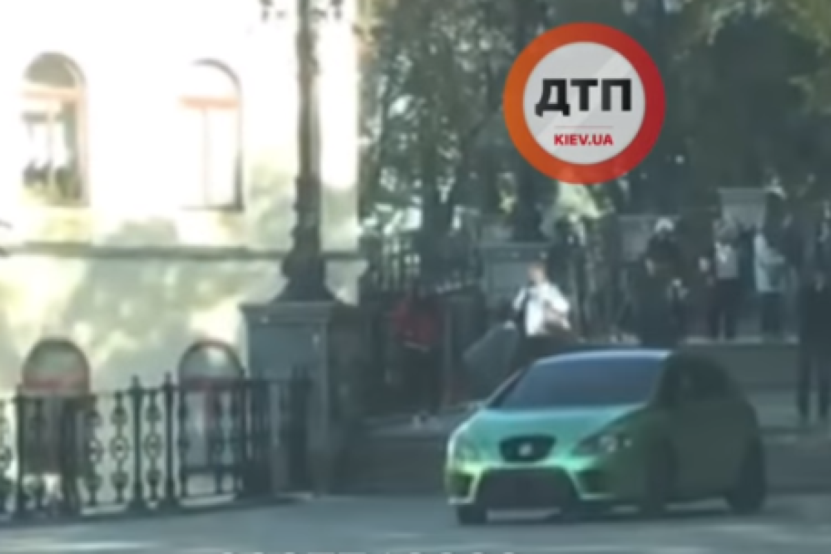 За 25 минут до трагедии: авто, попавшее в смертельное ДТП в Киеве, отметилось в еще одном инциденте За 25 минут до трагедии: авто, попавшее в смертельное ДТП в Киеве, отметилось в еще одном инциденте