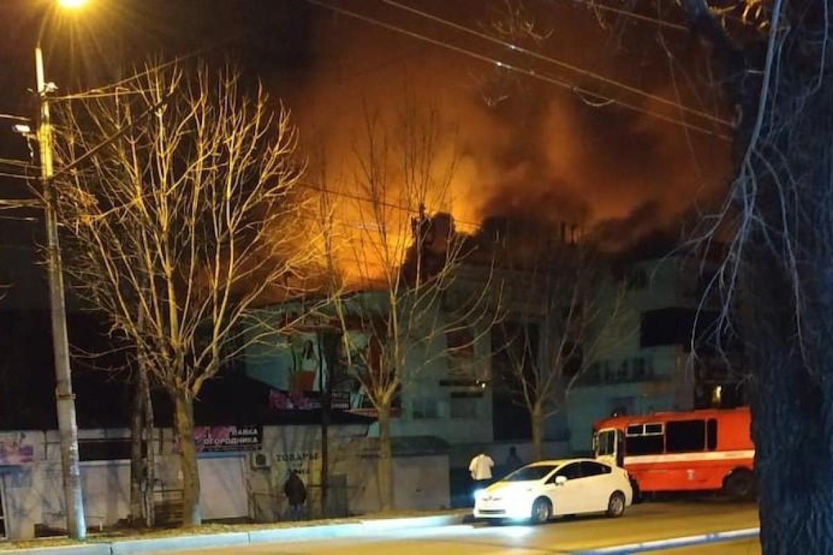 Ночью в России сгорел очередной торговый центр