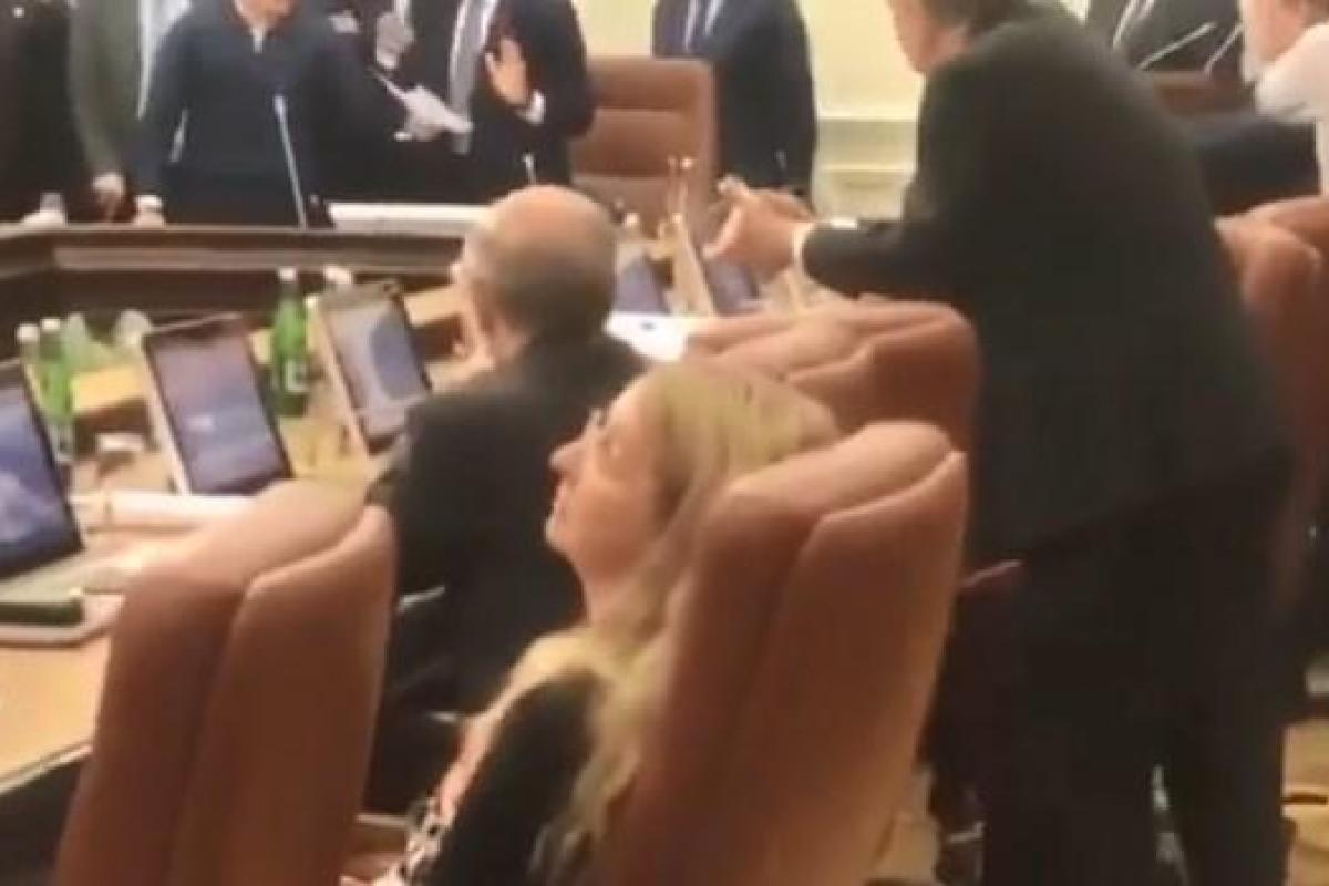 Омелян прокомментировал вопрос о въезде и выезде за границу Украины