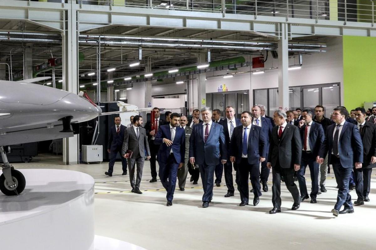 Порошенко в Турции посетил производство беспилотников компании Baykar Makina Порошенко в Турции посетил производство беспилотников компании Baykar Makina