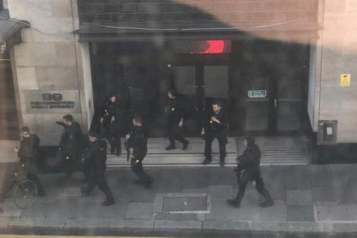 В лондонском офисе Sony напали с ножом на людей В лондонском офисе Sony напали с ножом на людей