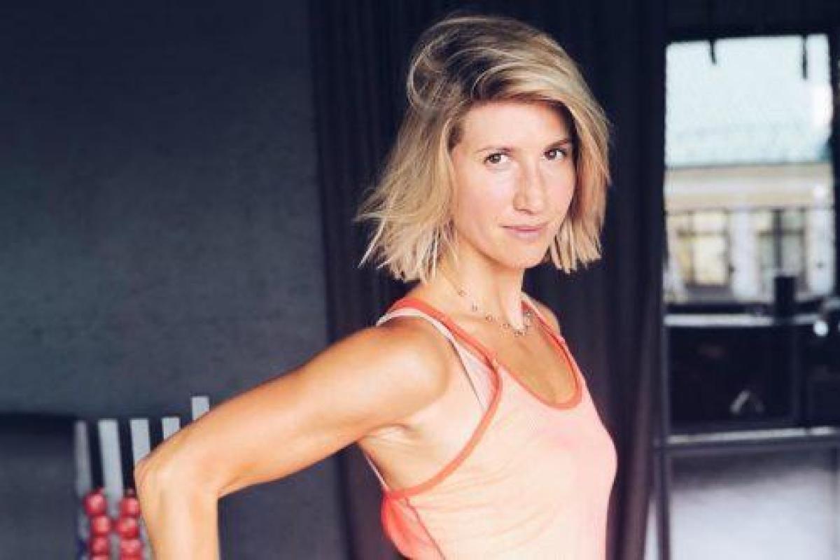 У экс-участницы шоу "Танцы со звездами" угнали машину У экс-участницы шоу "Танцы со звездами" угнали машину