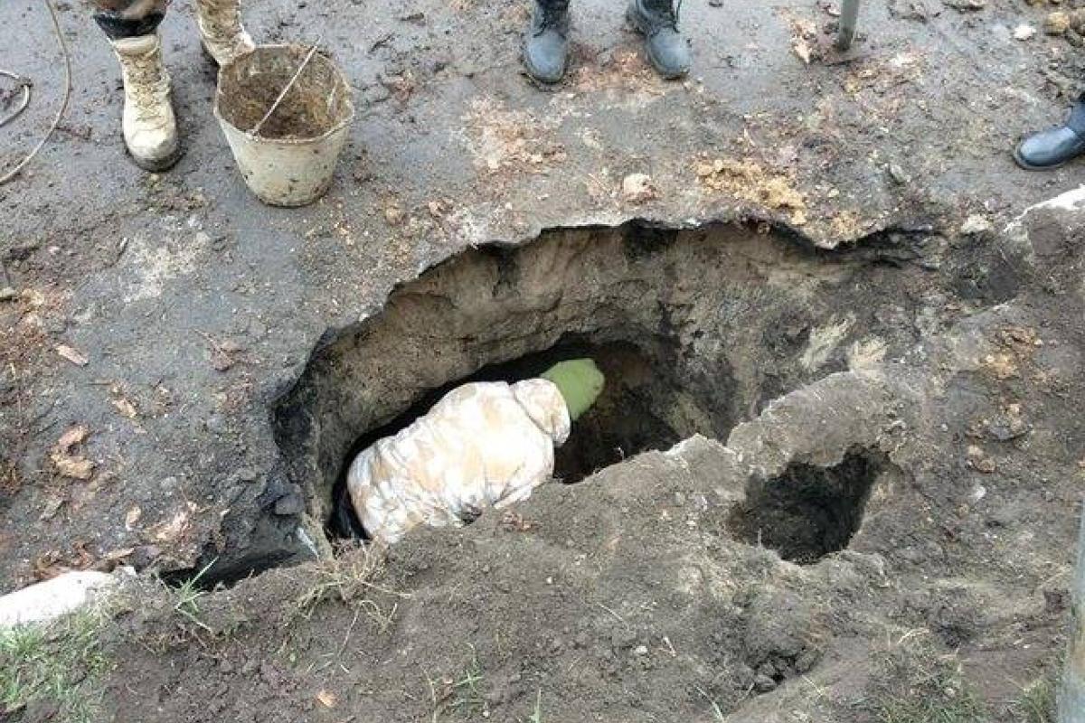 На Харьковщине под провалившимся асфальтом нашли древние подземные тоннели На Харьковщине под провалившимся асфальтом нашли древние подземные тоннели