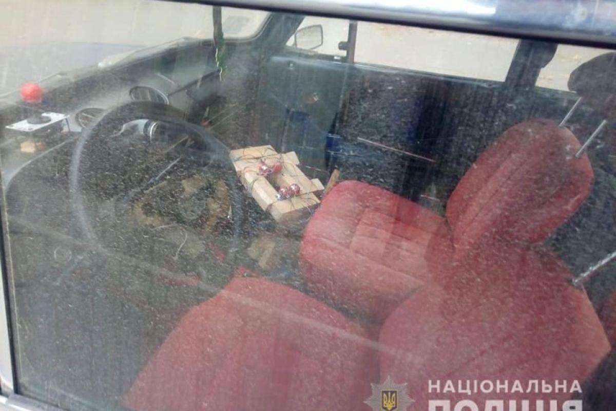 В Харькове эвакуировали банк из-за автомобиля с подозрительным прибором внутри: комментарий полиции В Харькове эвакуировали банк из-за автомобиля с подозрительным прибором внутри: комментарий полиции