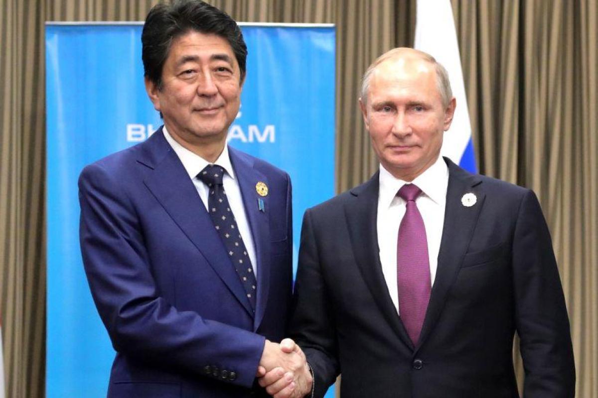 "Громко брали Крым, тихо отдаем Курилы": реакция сети на российско-японские переговоры