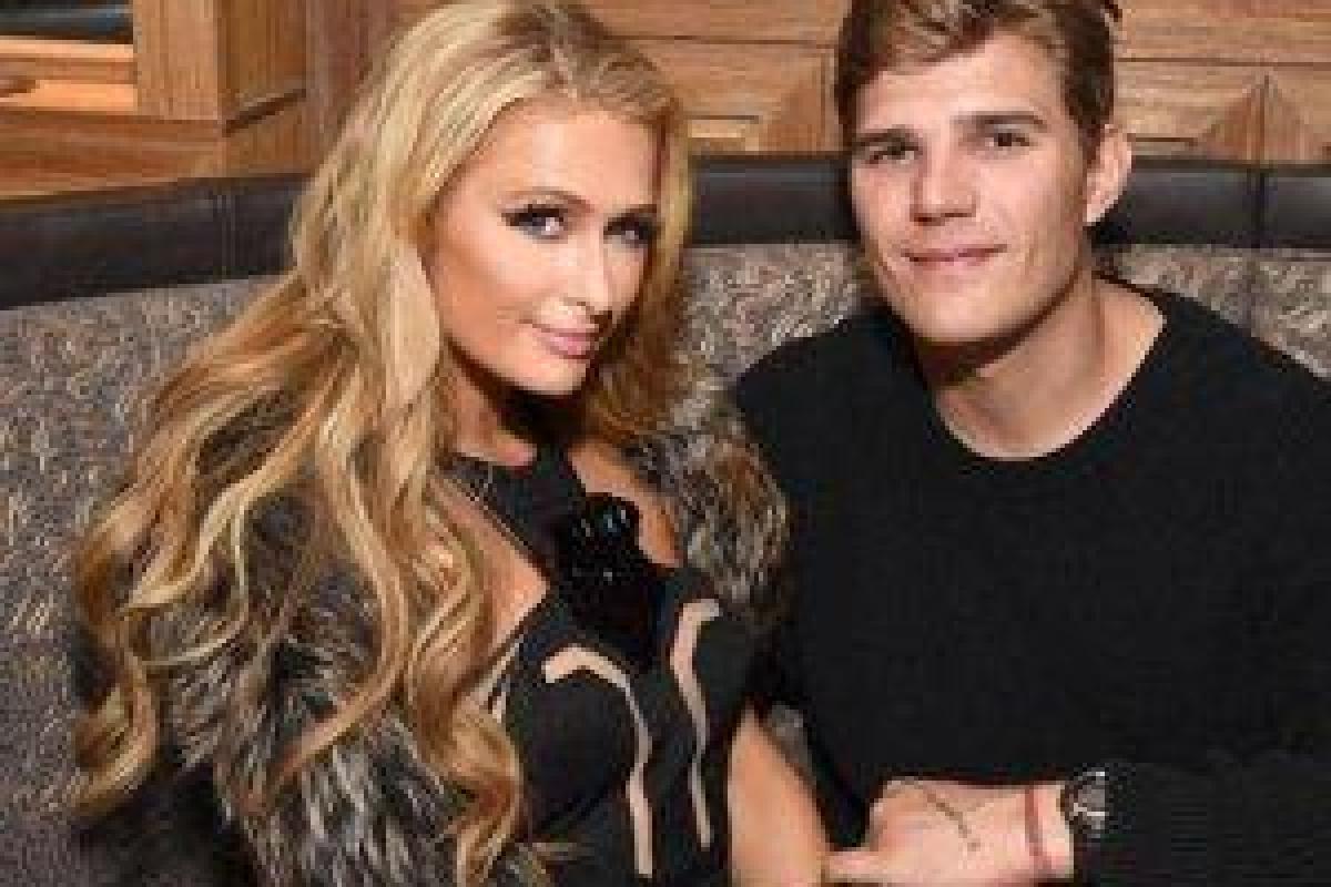 Бывший жених Пэрис Хилтон требует вернуть ему кольцо за 2 миллиона долларов Бывший жених Пэрис Хилтон требует вернуть ему кольцо за 2 миллиона долларов