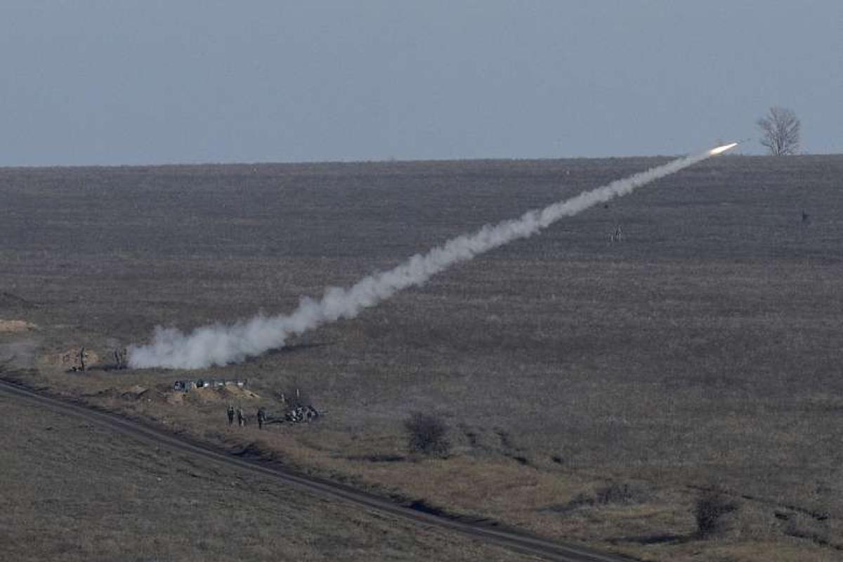 Россия разместила еще один ракетный комплекс в аннексированном Крыму Россия разместила еще один ракетный комплекс в аннексированном Крыму