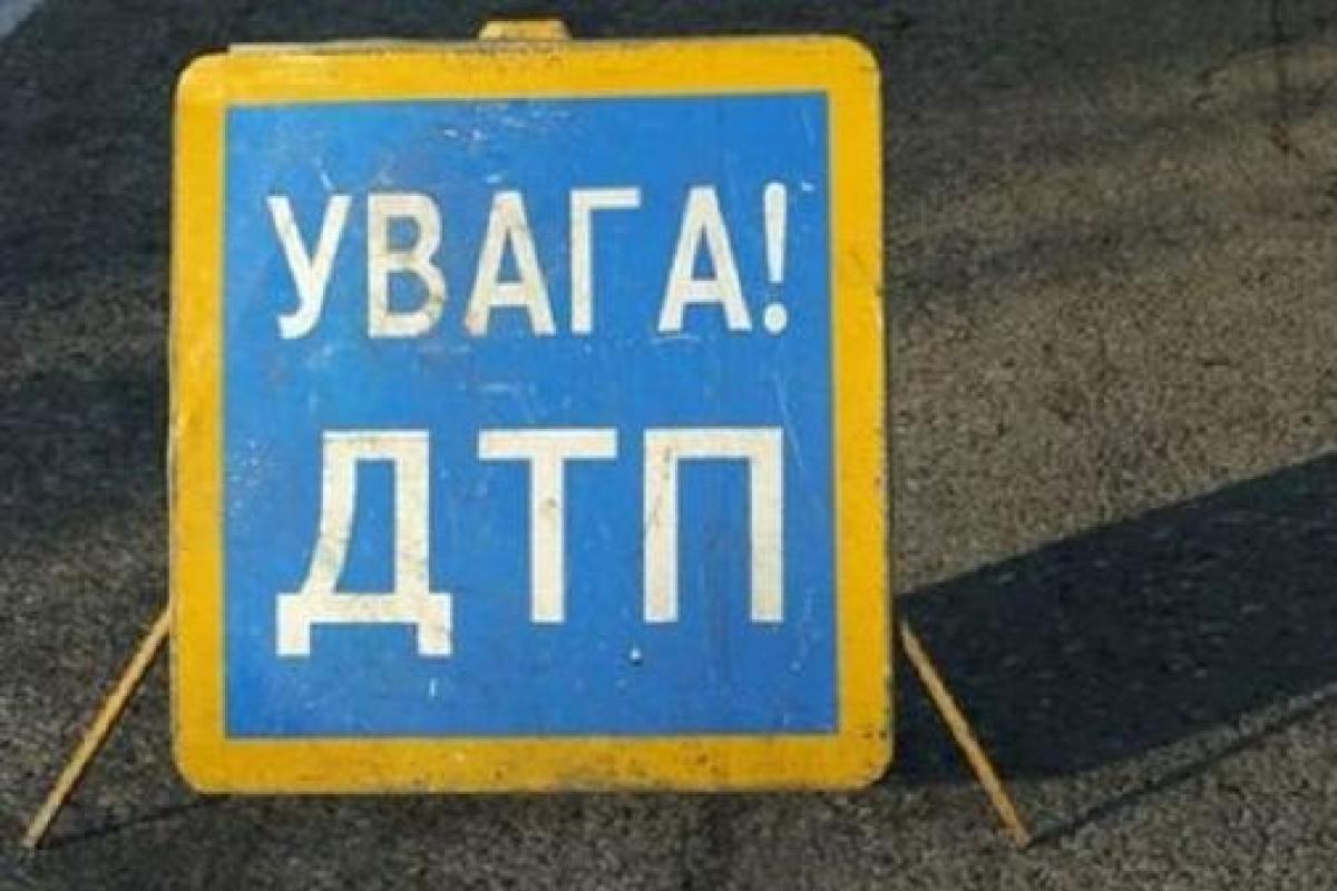 В Киеве на пешеходном переходе сбили 17-летнего парня В Киеве на пешеходном переходе сбили 17-летнего парня