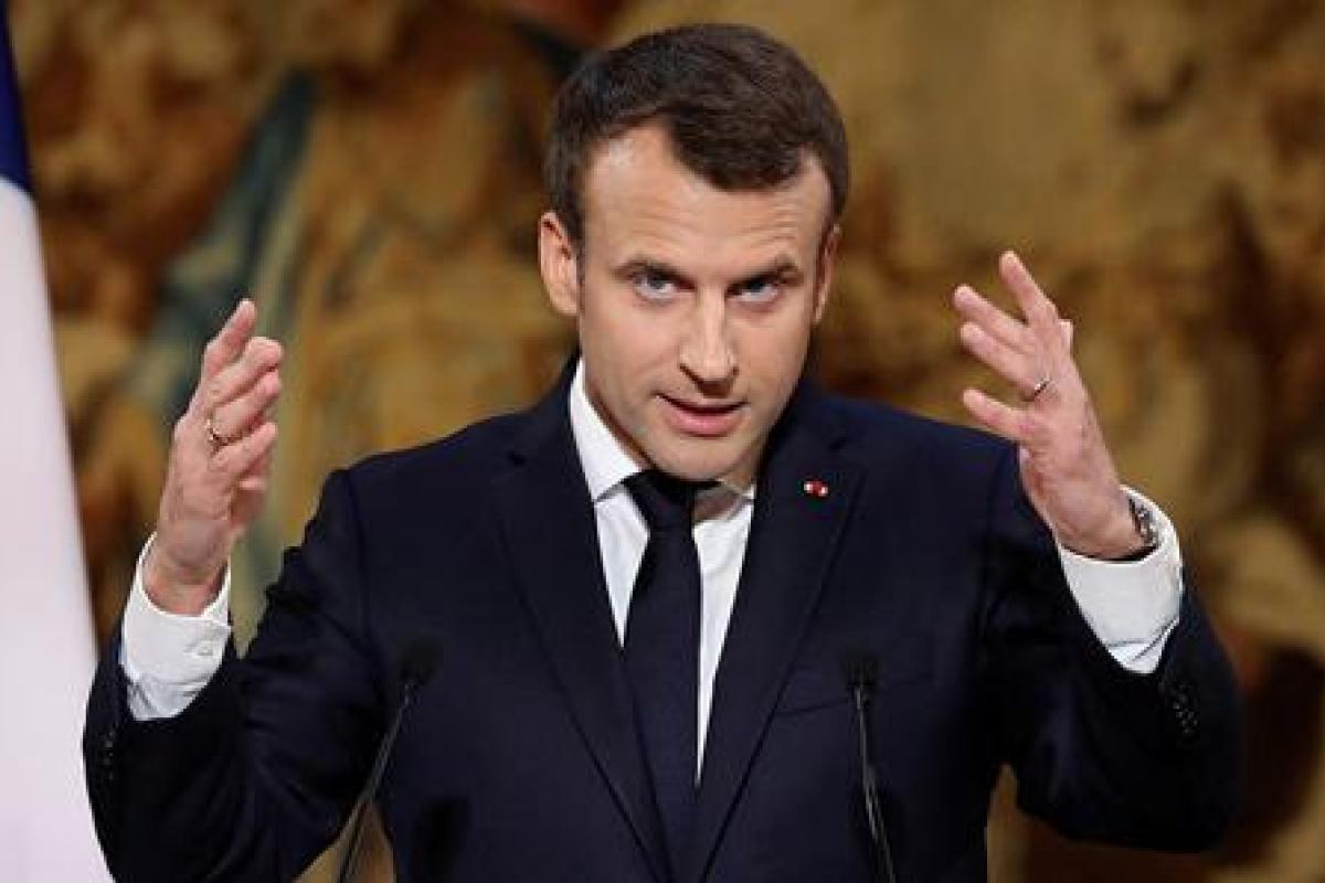 Франция: Макрон готов к диалогу с "желтыми жилетами"