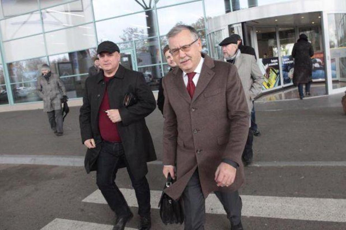 В Одессе "титушки" подрались с людьми Гриценко - СМИ В Одессе "титушки" подрались с людьми Гриценко - СМИ