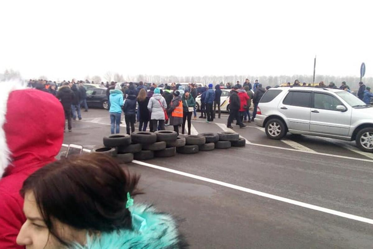 "Евробляхеры" практически полностью заблокировали границу с Польшей - видео "Евробляхеры" практически полностью заблокировали границу с Польшей - видео