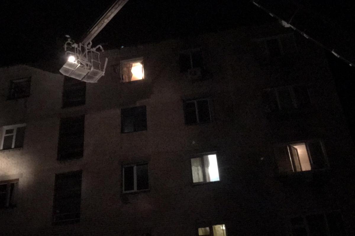 Пожар в Северодонецке: из горящей многоэтажки спасены 10 человек Пожар в Северодонецке: из горящей многоэтажки спасены 10 человек