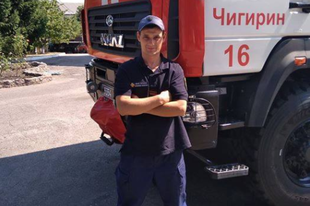 Сотрудник ГСЧС спас 17 пассажиров автобуса, водитель которого потерял сознание за рулем Сотрудник ГСЧС спас 17 пассажиров автобуса, водитель которого потерял сознание за рулем