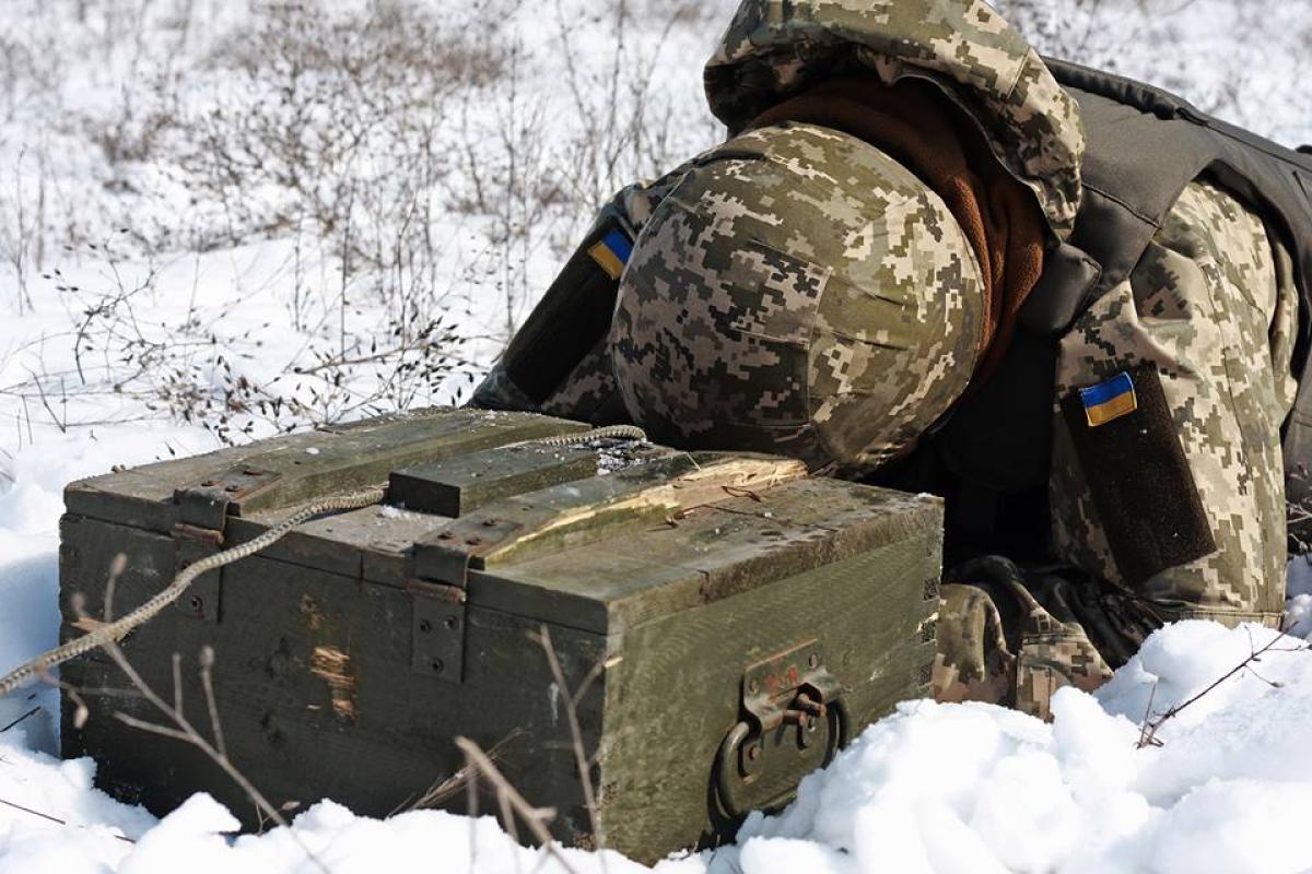 Боевики 4 раза обстреливали позиции ВСУ, - штаб ООС Боевики 4 раза обстреливали позиции ВСУ, - штаб ООС