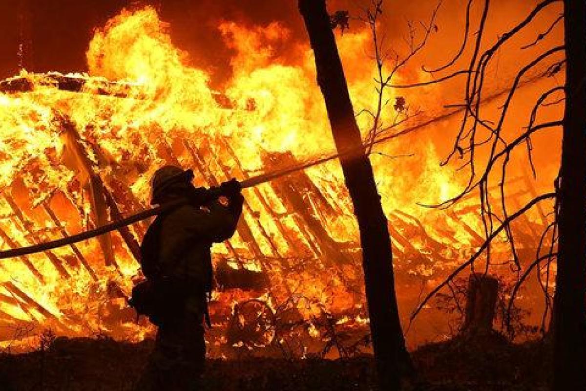 Пожары в Калифорнии: число жертв растет