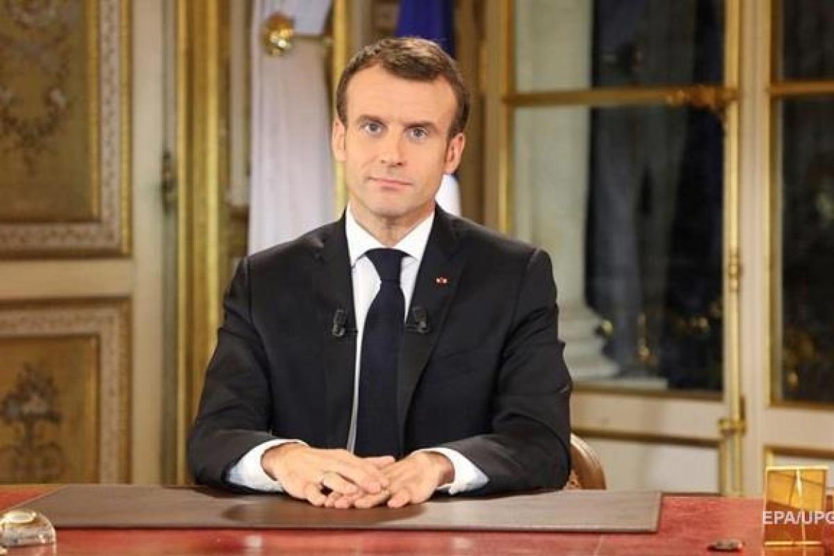 Макрон объявил в стране "чрезвычайное экономическое и социальное положение"