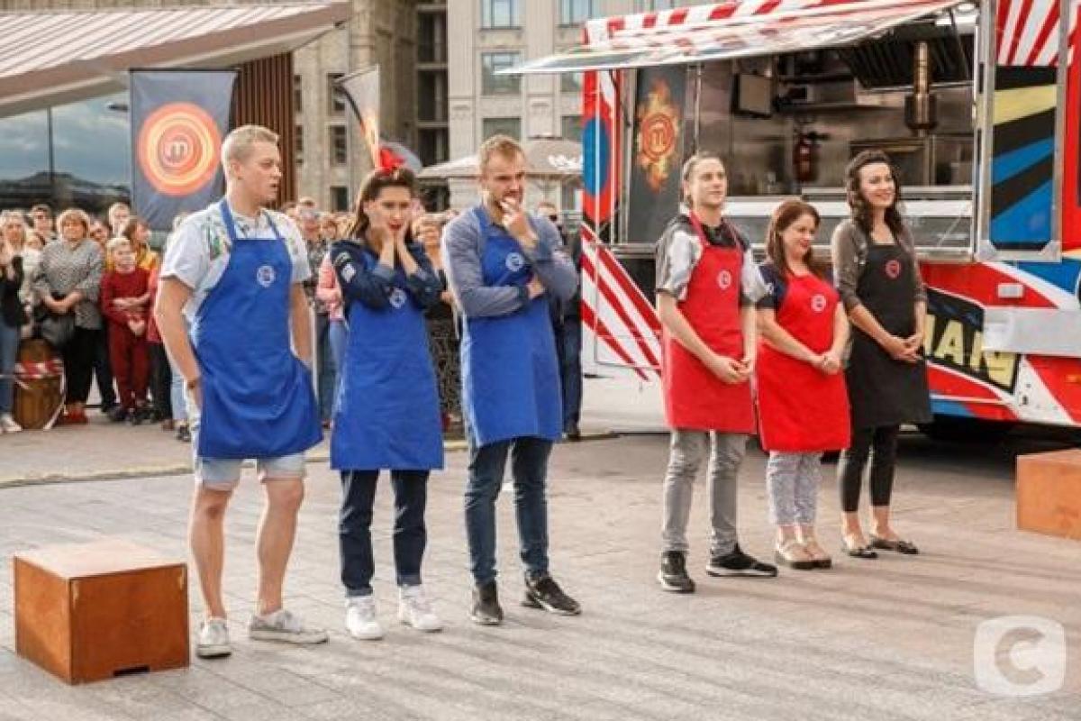 "МастерШеф-8": Пятеро лучших кулинаров-аматоров надели кители "МастерШеф-8": Пятеро лучших кулинаров-аматоров надели кители
