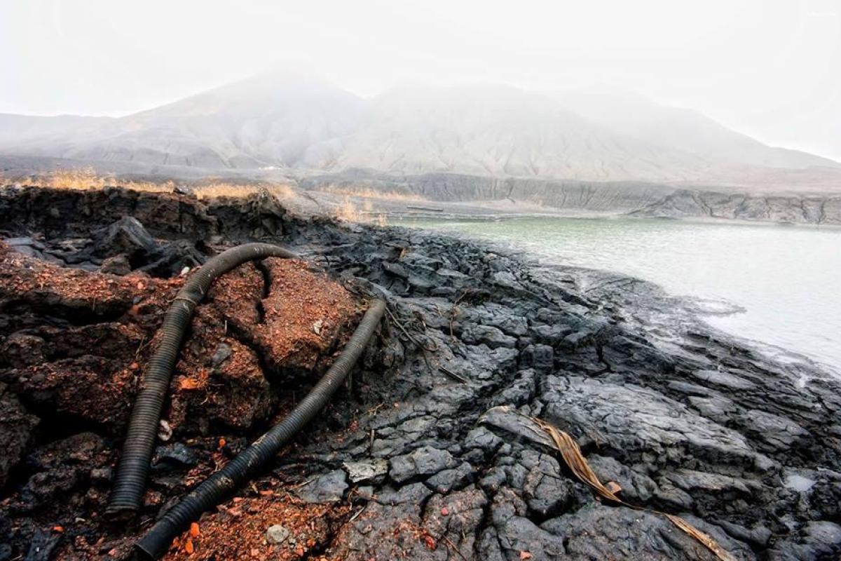 Как на Марсе: В сеть выложили атмосферные фото терриконов Донбасса
