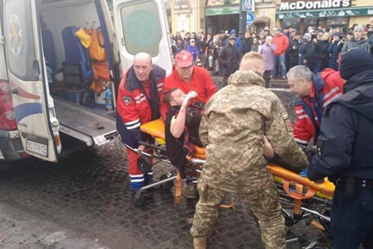 Во Львове прогремел взрыв на рождественской ярмарке, есть раненые Во Львове прогремел взрыв на рождественской ярмарке, есть раненые