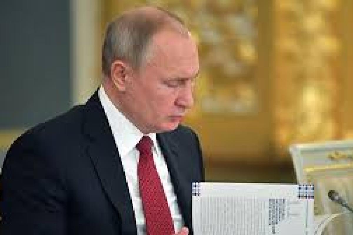 Путин продлил запрет на транзит грузов из Украины Путин продлил запрет на транзит грузов из Украины