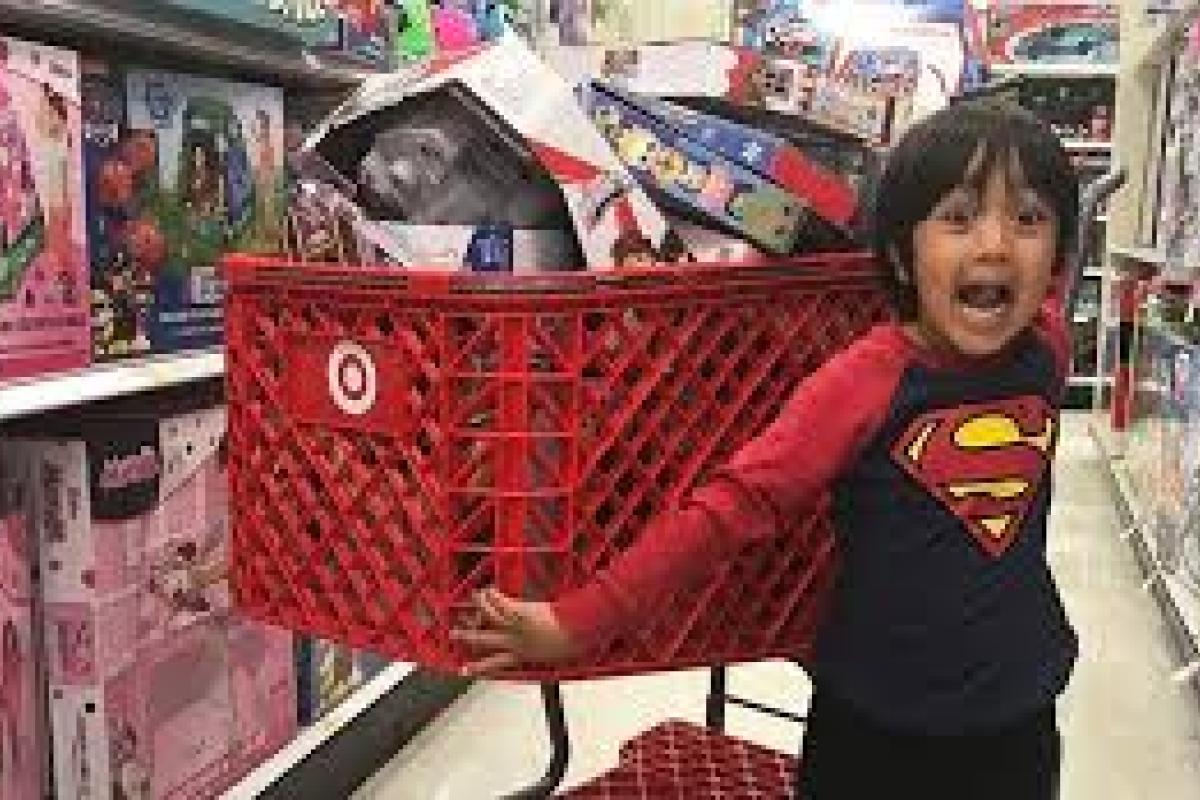 8-летний видеоблогер стал самым высокооплачиваемым YouTube-миллионером 8-летний видеоблогер стал самым высокооплачиваемым YouTube-миллионером