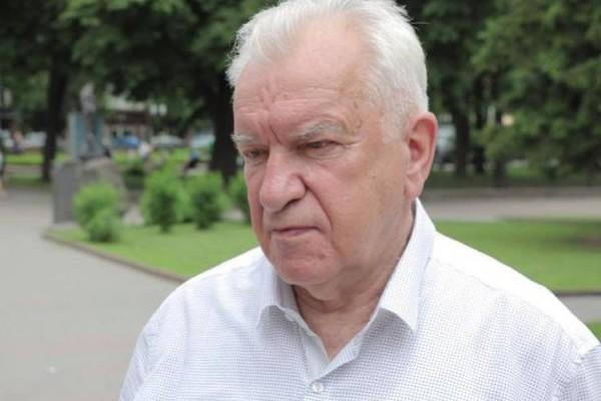 В Ивано-Франковске 21-летний парень избил 70-летнего главу Братства ОУН-УПА