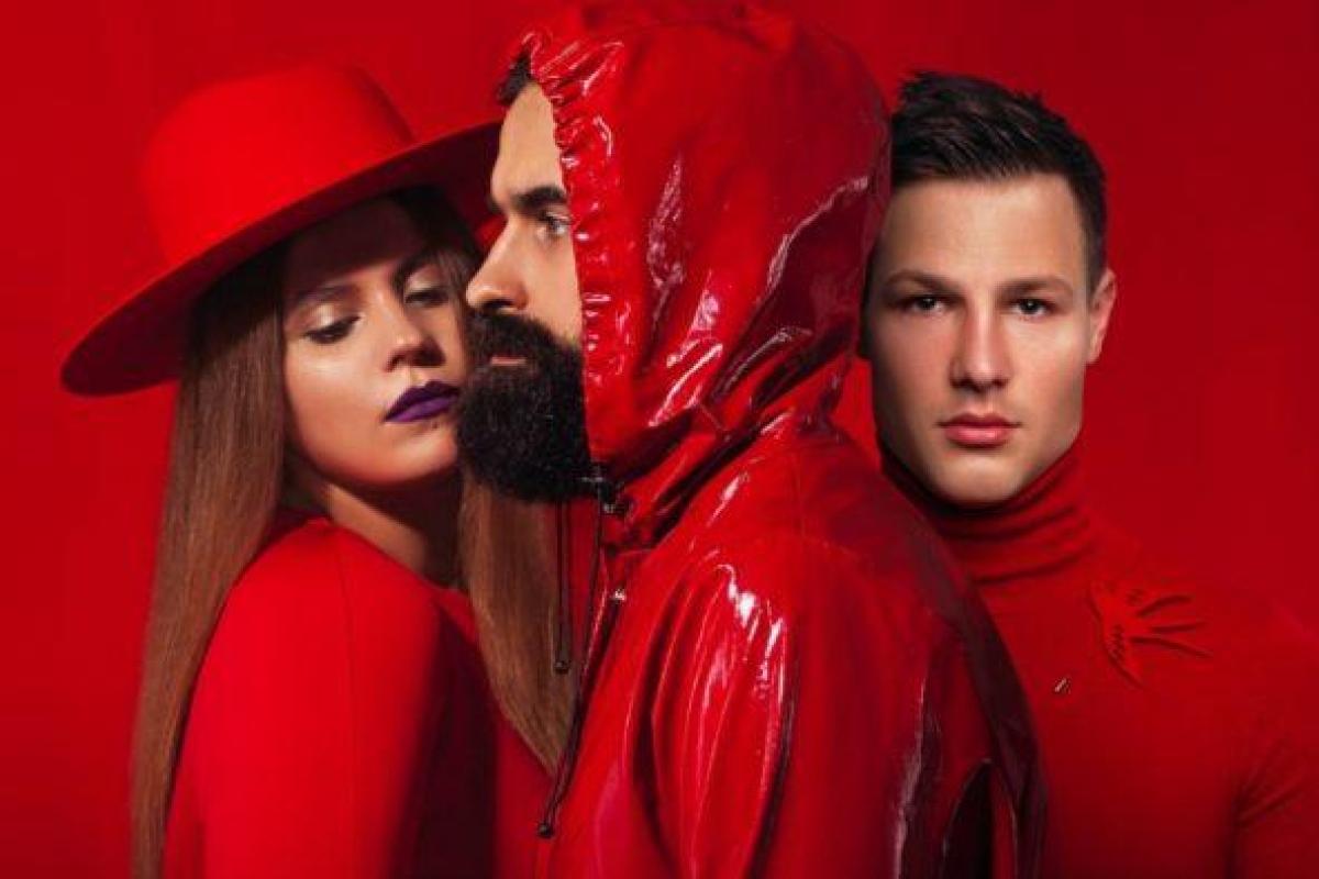 Группу KAZKA заочно наградили премией в России Группу KAZKA заочно наградили премией в России