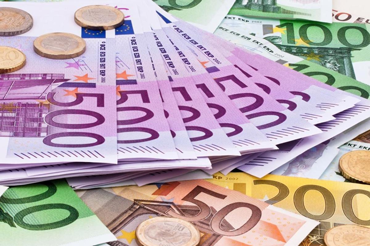 Евросоюз перечислил Украине первый транш в полмиллиарда евро Евросоюз перечислил Украине первый транш в полмиллиарда евро