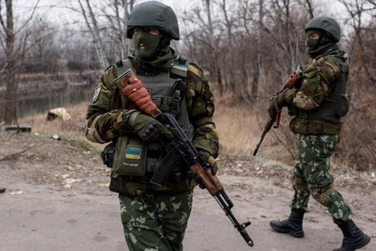 Военнослужащие Нацгвардии задержали четверых человек, связанных с деятельностью НВФ Военнослужащие Нацгвардии задержали четверых человек, связанных с деятельностью НВФ