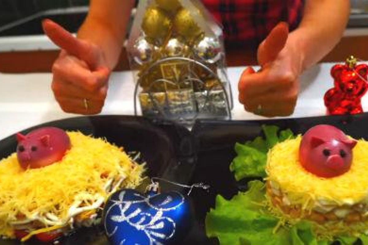 Салаты с символом нового года «Два поросенка» Салаты с символом нового года «Два поросенка»